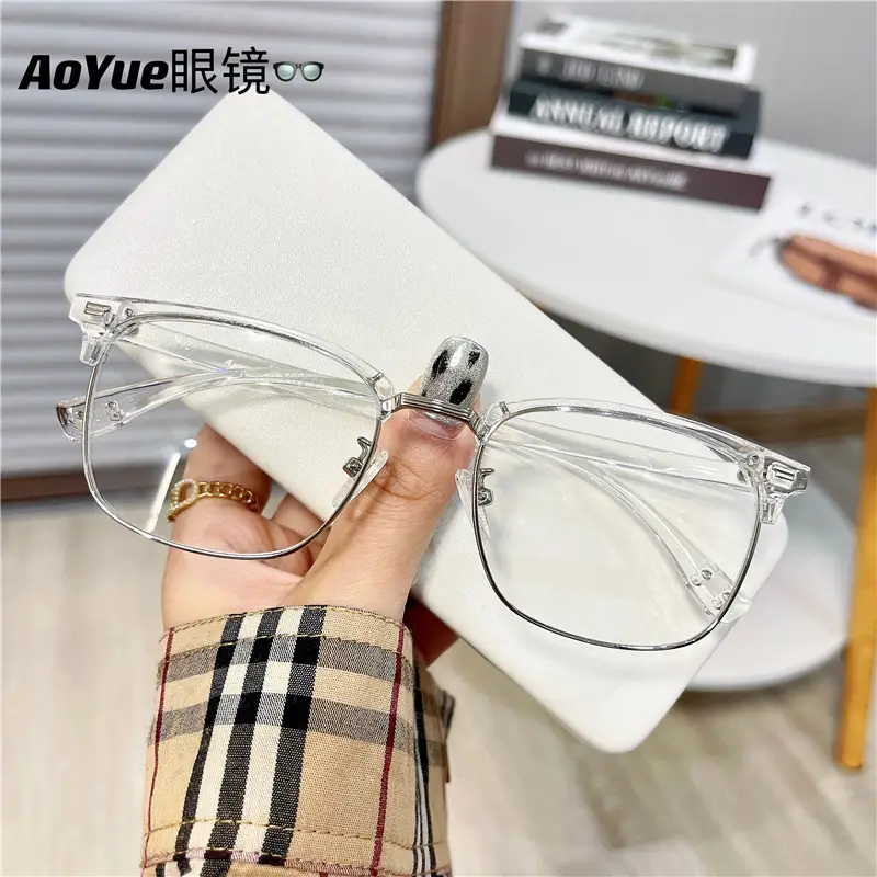 Retro Square Frame Eyeglasses No-Makeup Look