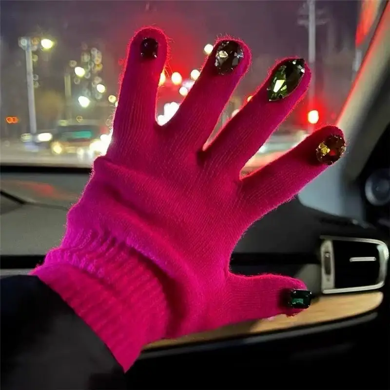 Thanos Green Knitted Diamond Nail Art Gloves for Women — feature 10