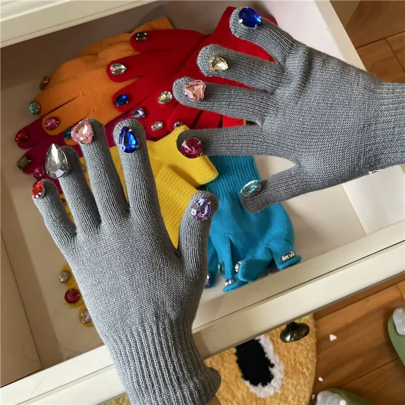 Thanos Green Knitted Diamond Nail Art Gloves for Women — feature 23
