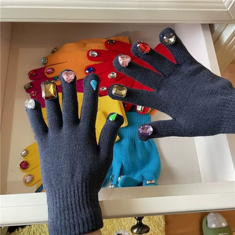 Thanos Green Knitted Diamond Nail Art Gloves for Women — feature 24