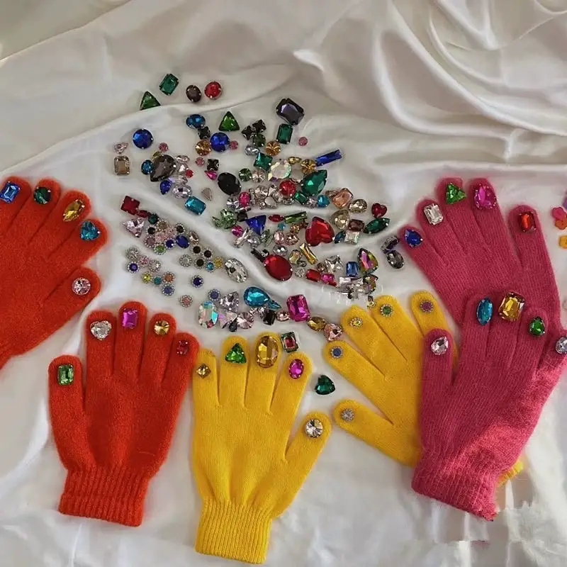 Thanos Green Knitted Diamond Nail Art Gloves for Women — feature 9