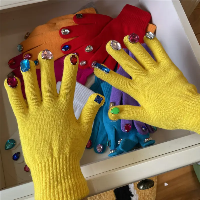 Thanos Green Knitted Diamond Nail Art Gloves for Women - Image 3