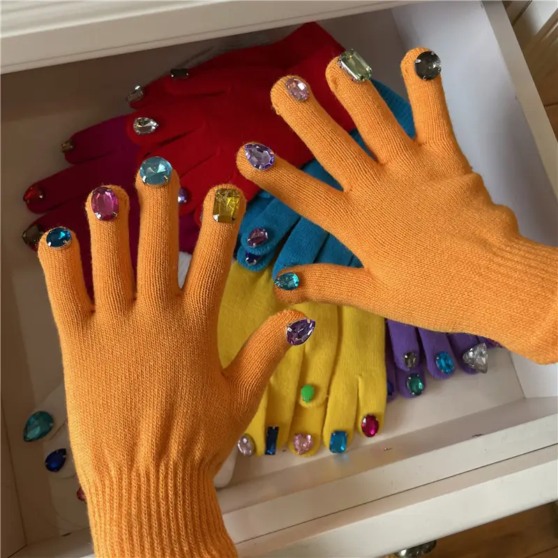Thanos Green Knitted Diamond Nail Art Gloves for Women - Image 4