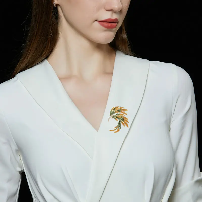 Elegant Gradient Feather Brooch National Retro Style - Image 11