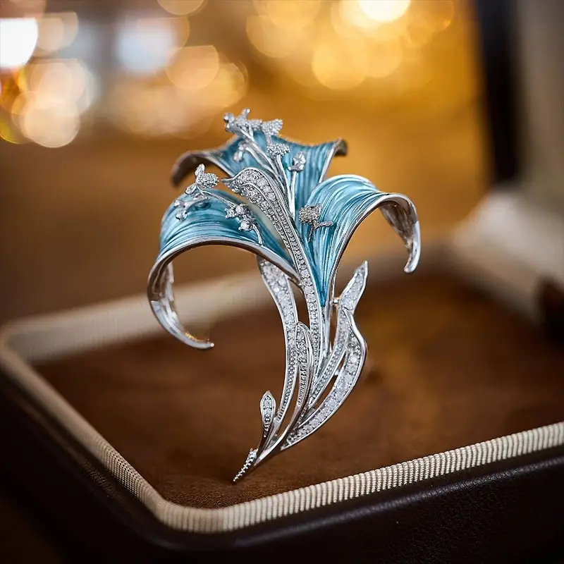 Elegant Gradient Feather Brooch National Retro Style — feature 15