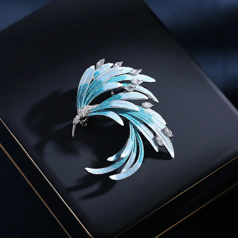 Elegant Gradient Feather Brooch National Retro Style - Image 3
