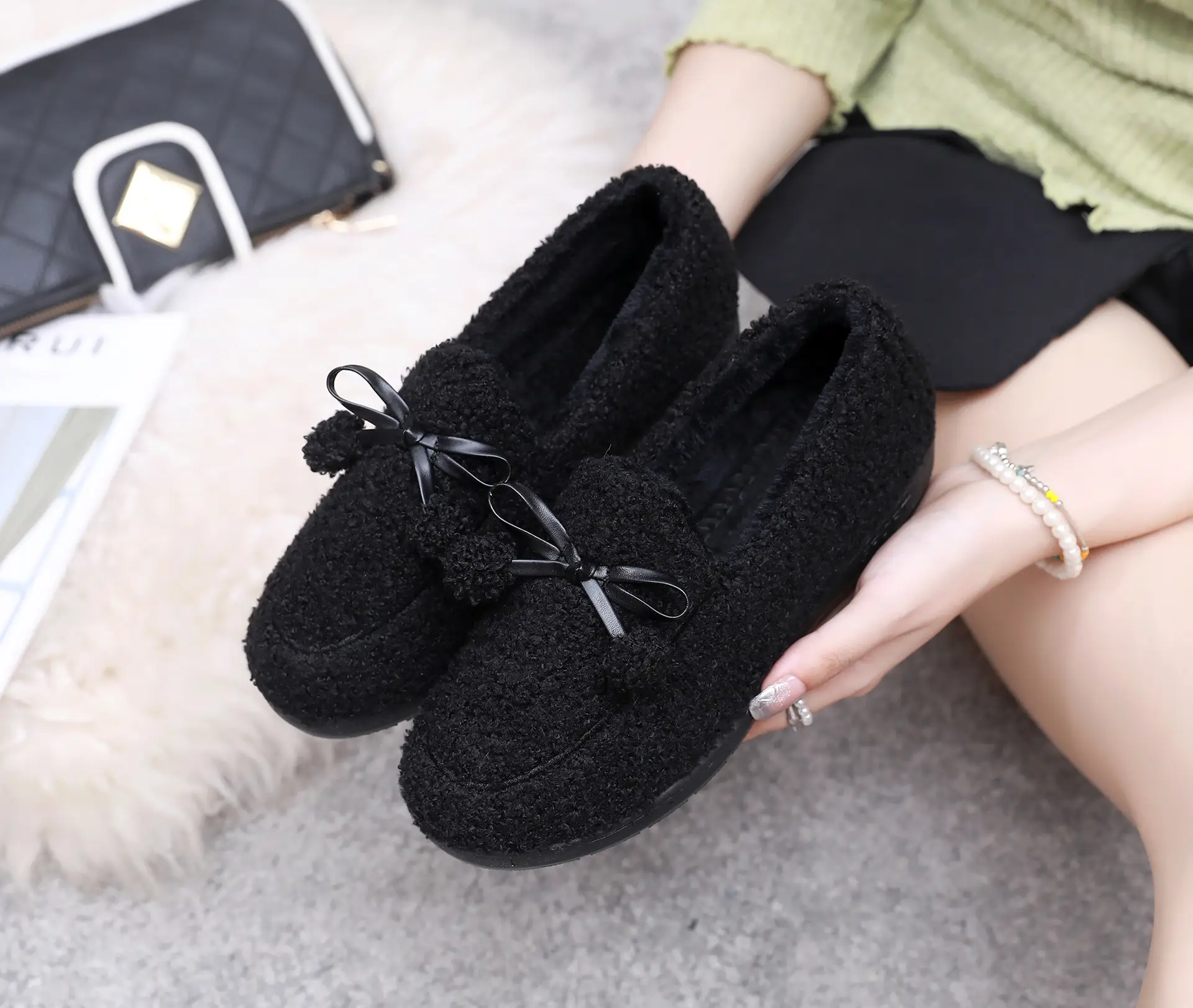 2025 Winter Black Fleece Bow Slippers