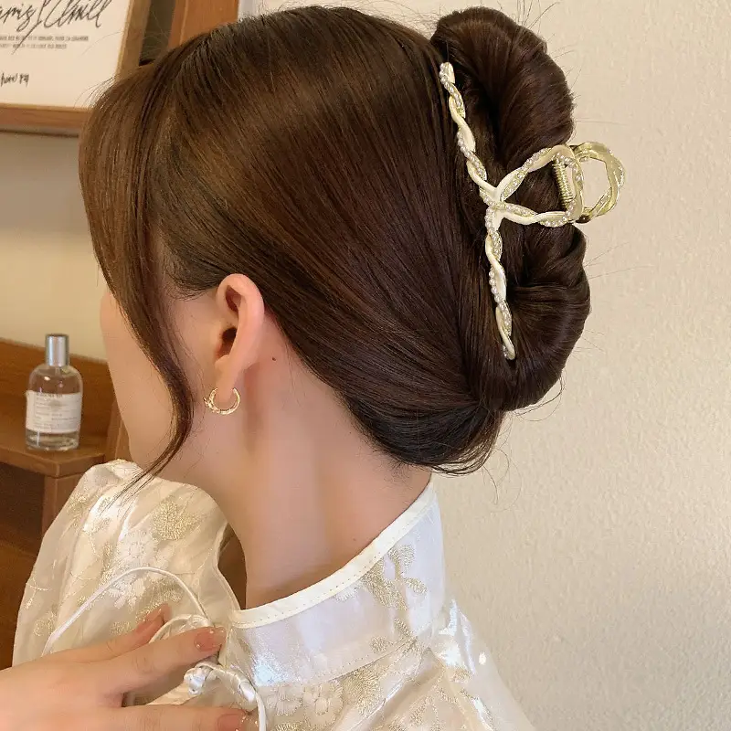 Korean Style Pearl Hair Clip for Women - Image 4