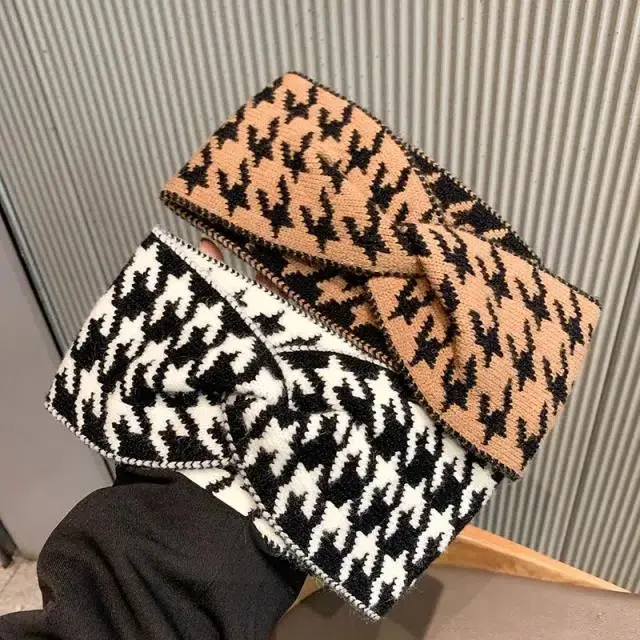 Black & White Wool Hair Band with Thousand Birds Pattern