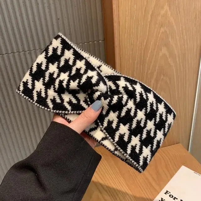 Black & White Wool Hair Band with Thousand Birds Pattern