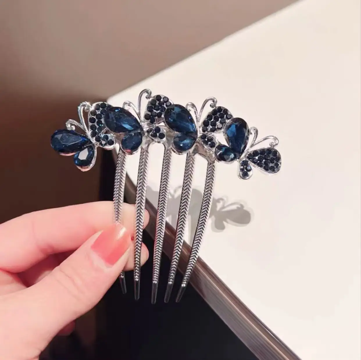 Crystal Butterfly Hair Combs with Rhinestone Design — feature 5