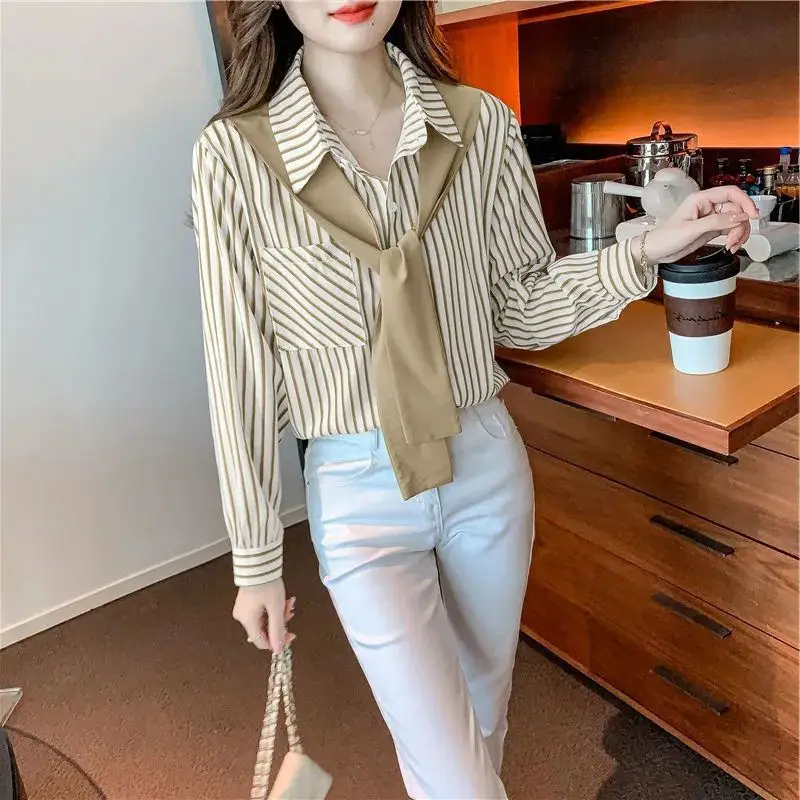 Striped Pocket Shirt with Loose Fit and Light Color - Image 2
