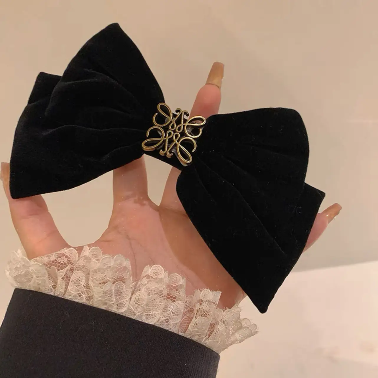 Retro Black Velvet Bow Hairpin with Gold Embroidery - Image 2