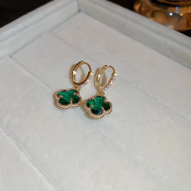 Silver Needle Retro Emerald Zircon Love Geometric Earrings - Image 3