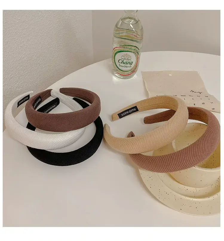 Women's Face-Revealing Pressure Hair Hoop Beige — feature 7