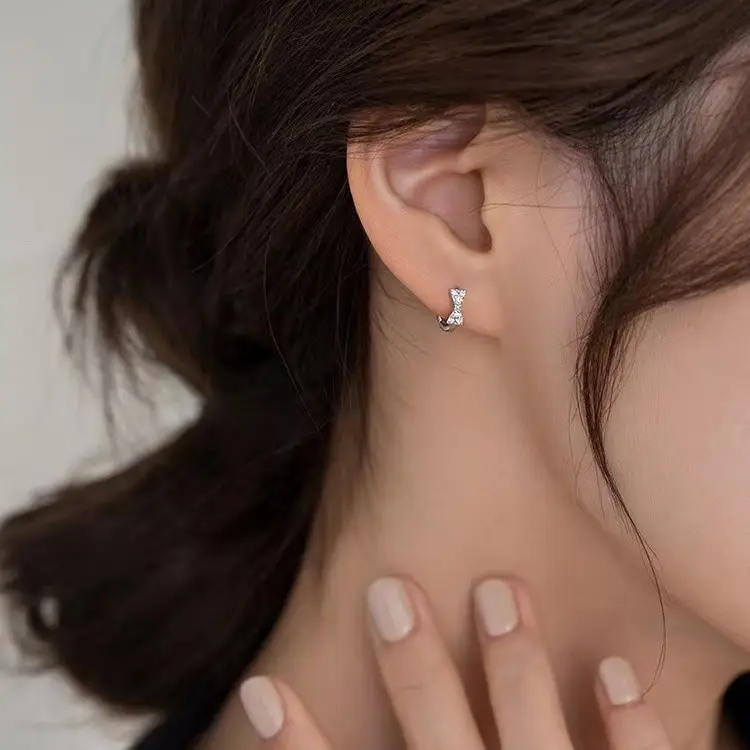 Korean Bow Ear Buckle Light Luxury Diamond Earrings Set - Image 6