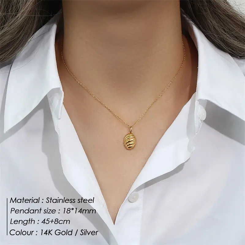 Gold Geometric Oval Necklace with Cross-Border Design - Image 4