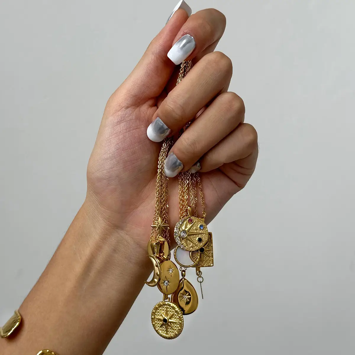 French Retro Bamang Pendant Necklace 18k Zircon Water Ripples - Image 11