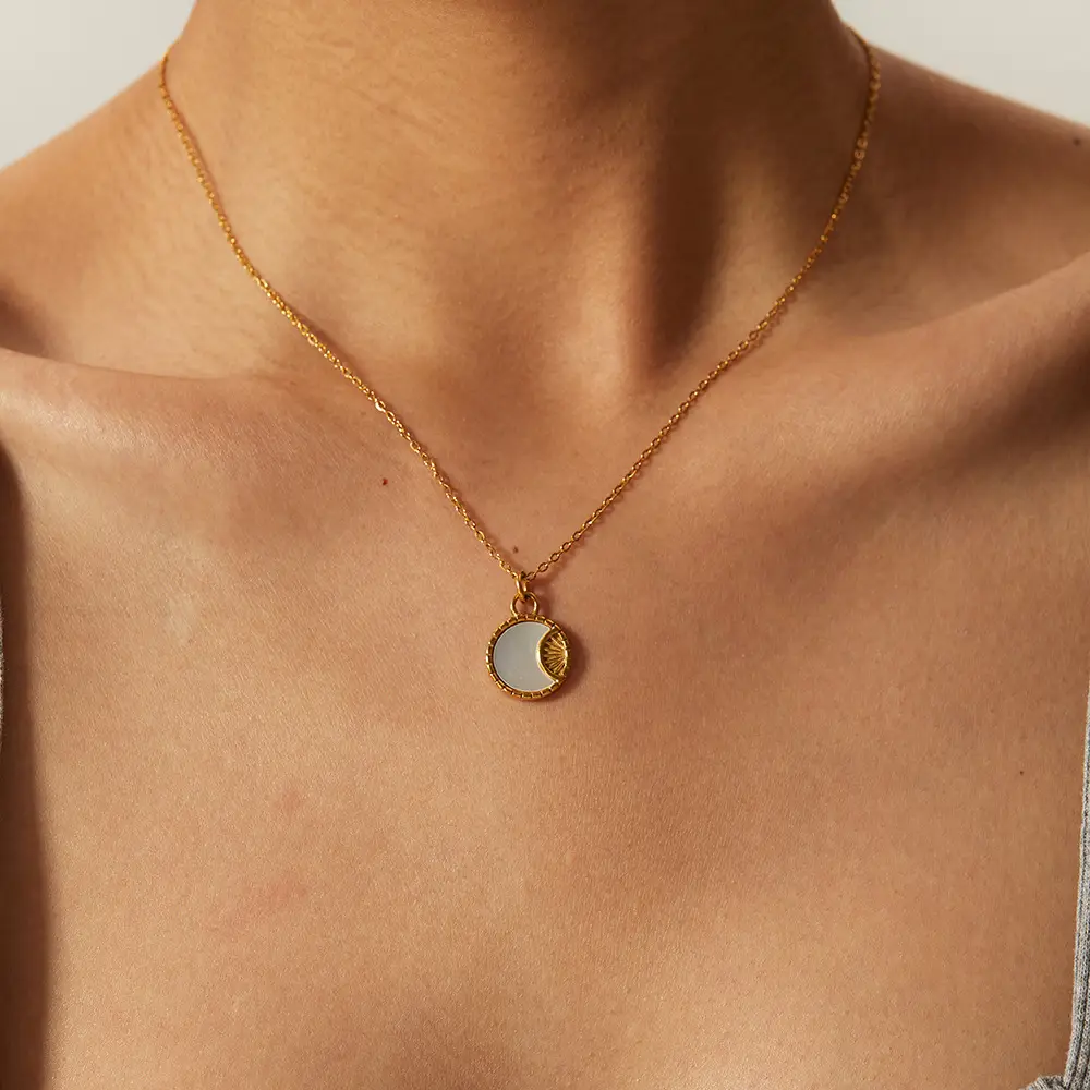 French Retro Bamang Pendant Necklace 18k Zircon Water Ripples - Image 5
