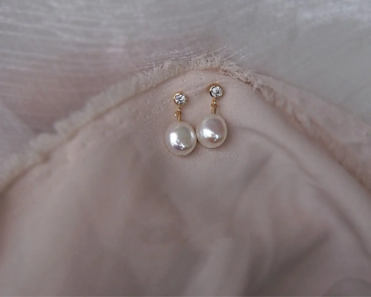 Natural Freshwater Pearl Baroque Earrings 14K Gold Plated Zircon — feature 10