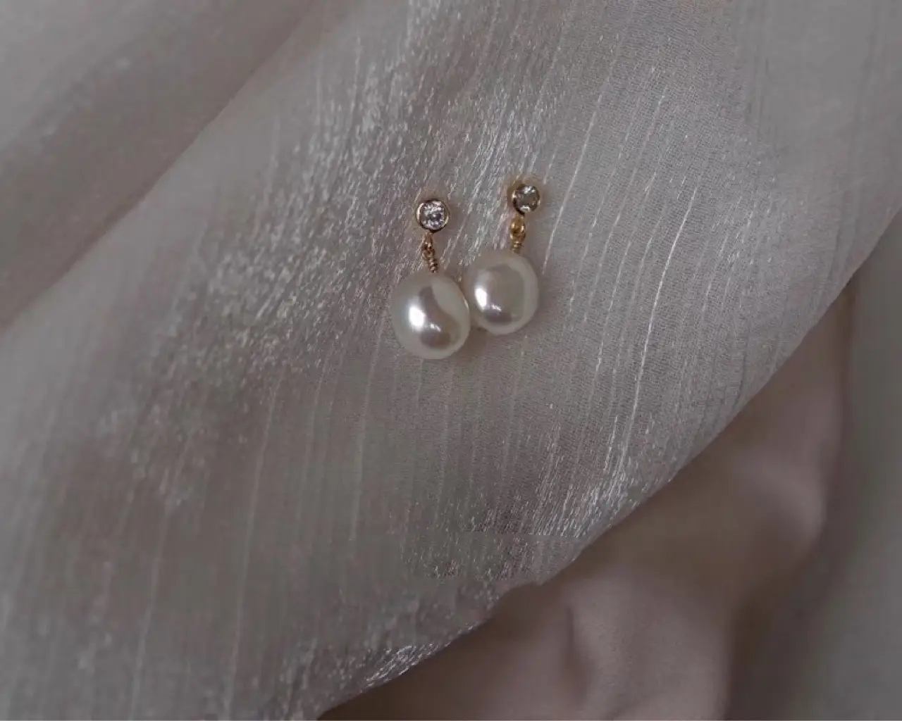 Natural Freshwater Pearl Baroque Earrings 14K Gold Plated Zircon — feature 5
