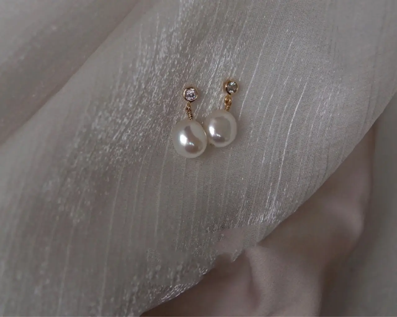 Natural Freshwater Pearl Baroque Earrings 14K Gold Plated Zircon — feature 7