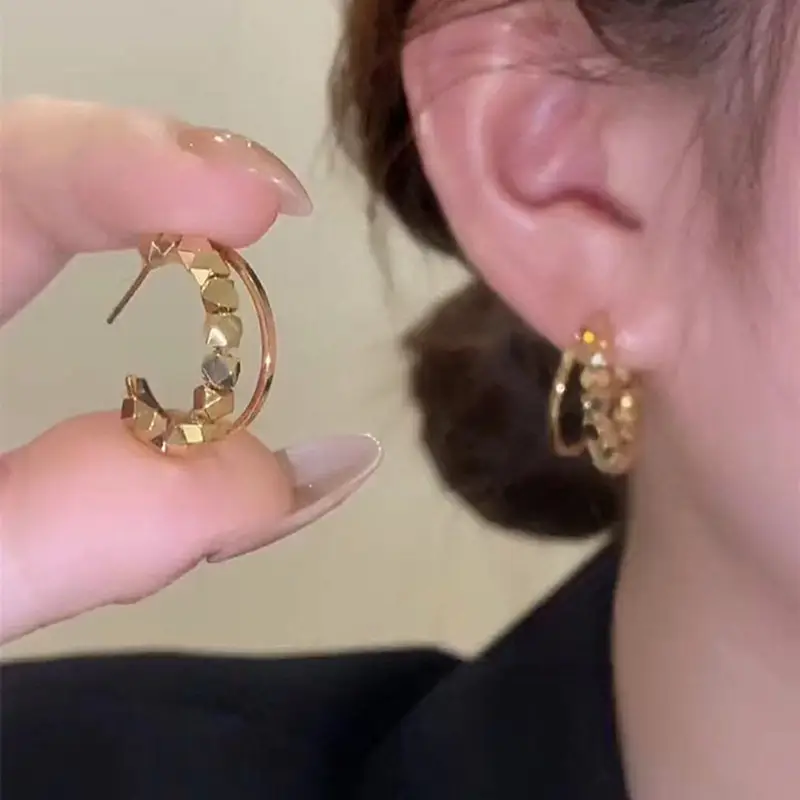 Geometric Solid Square C-Shape Earrings Gold - Image 3