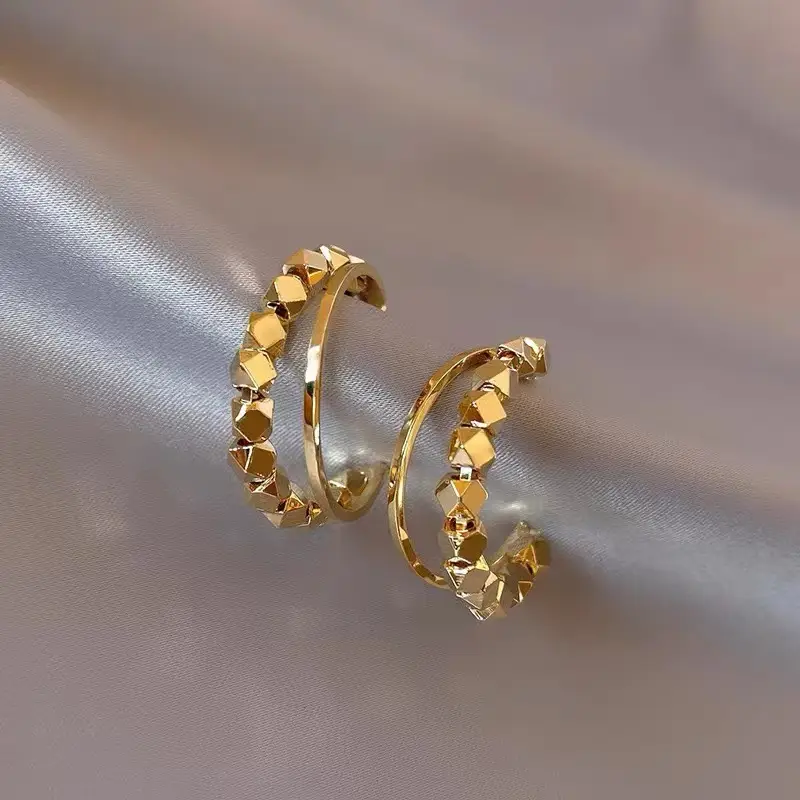 Geometric Solid Square C-Shape Earrings Gold - Image 5