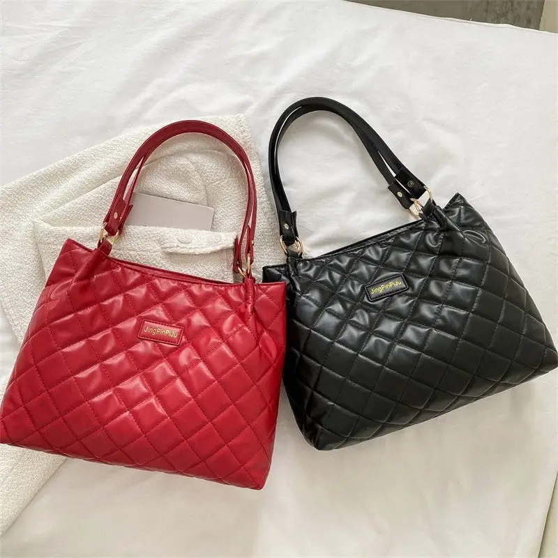 Red Quilted Women's Large Tote Bag 2026 - Image 5