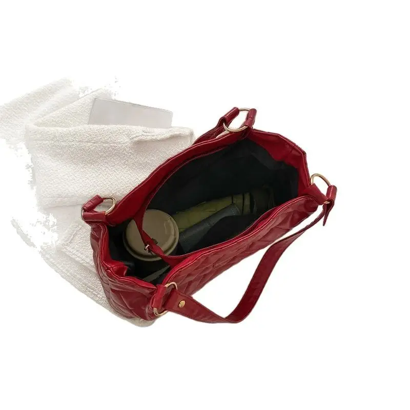 Red Quilted Women's Large Tote Bag 2026 - Image 8