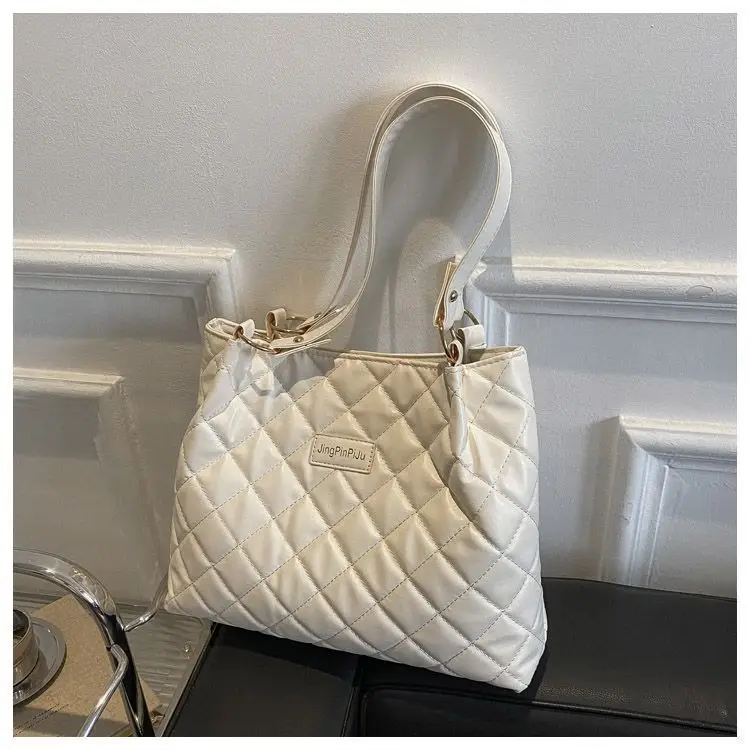 Red Quilted Women's Large Tote Bag 2026 — feature 14