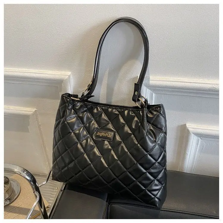 Red Quilted Women's Large Tote Bag 2026 — feature 16