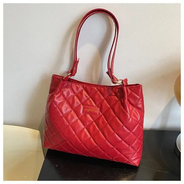 Red Quilted Women's Large Tote Bag 2026 — feature 17
