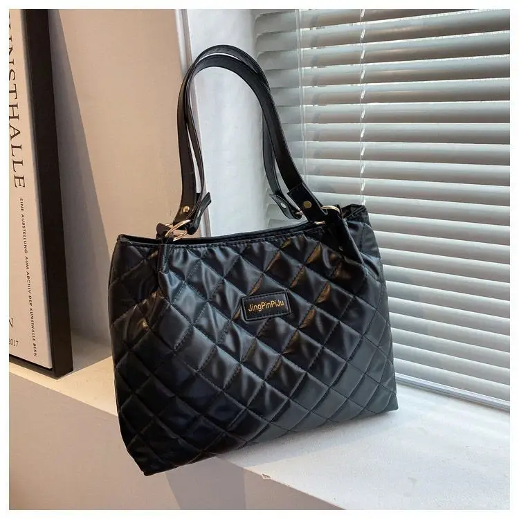 Red Quilted Women's Large Tote Bag 2026 — feature 18