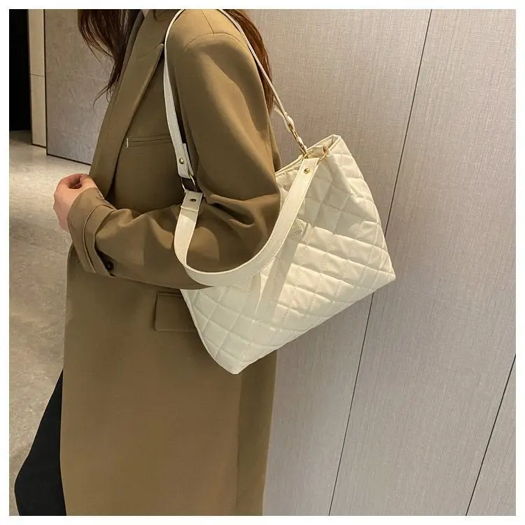Red Quilted Women's Large Tote Bag 2026 — feature 34