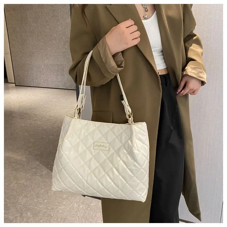 Red Quilted Women's Large Tote Bag 2026 — feature 35