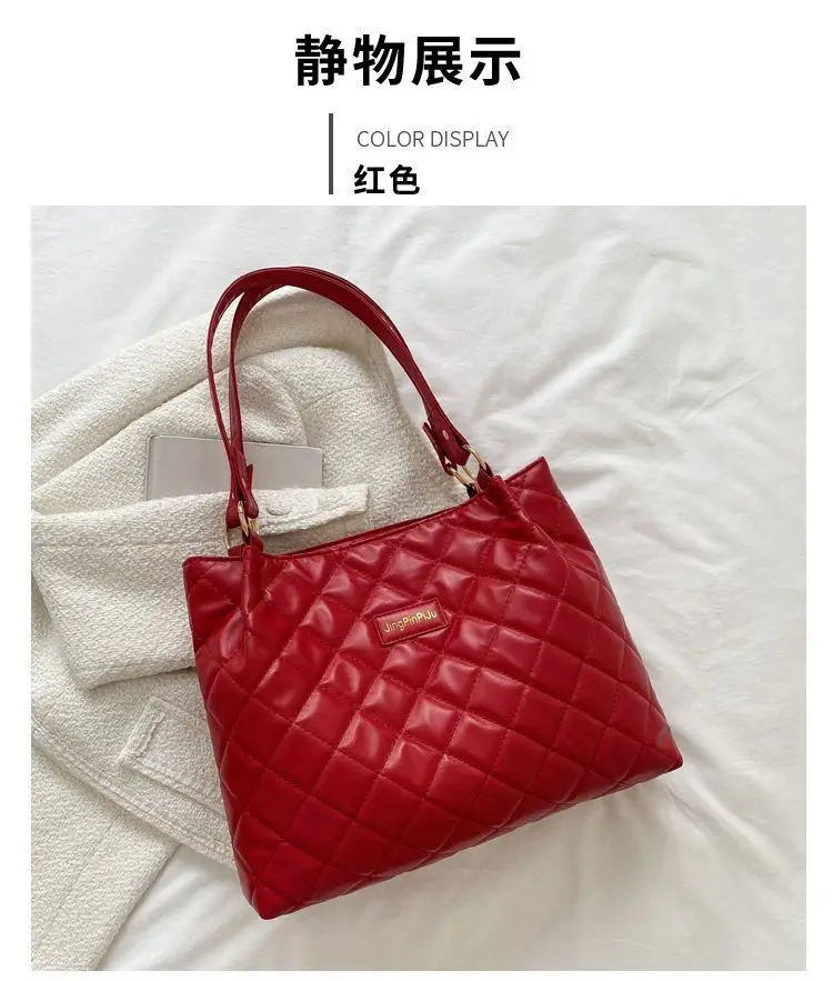 Red Quilted Women's Large Tote Bag 2026 — feature 9