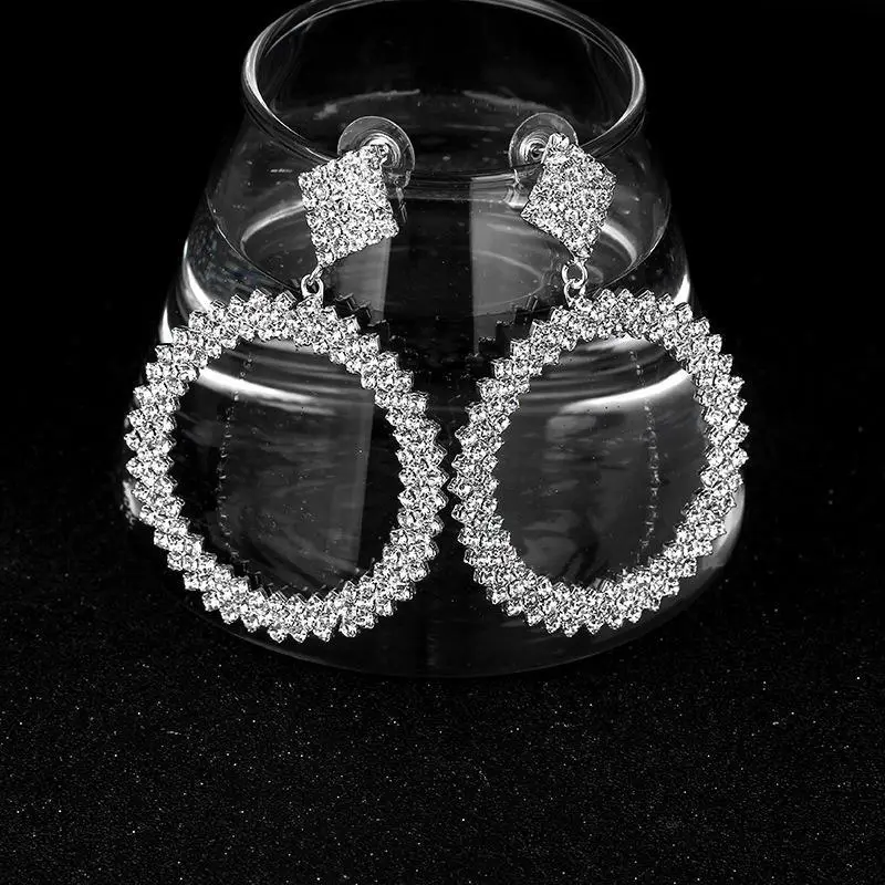 Exaggerated Ring Inlaid Flash Diamond Earrings for Women — feature 5
