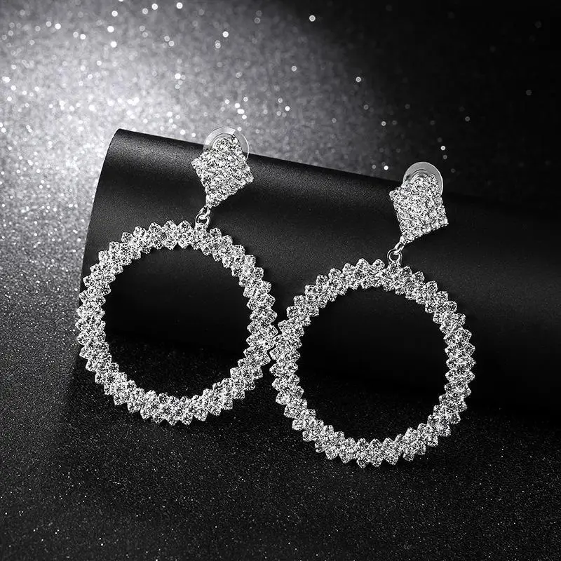 Exaggerated Ring Inlaid Flash Diamond Earrings for Women — feature 7