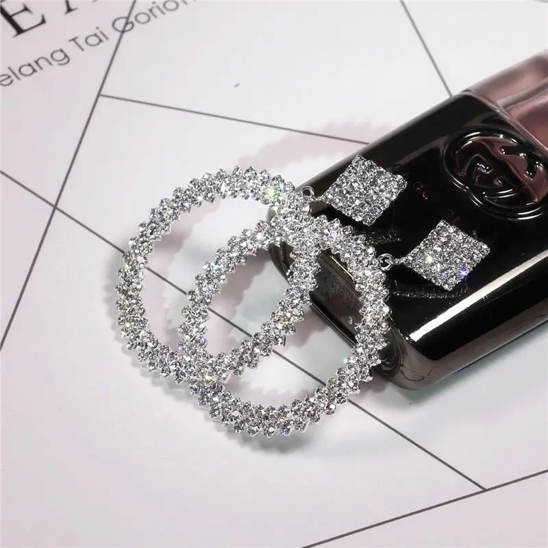Exaggerated Ring Inlaid Flash Diamond Earrings for Women — feature 9