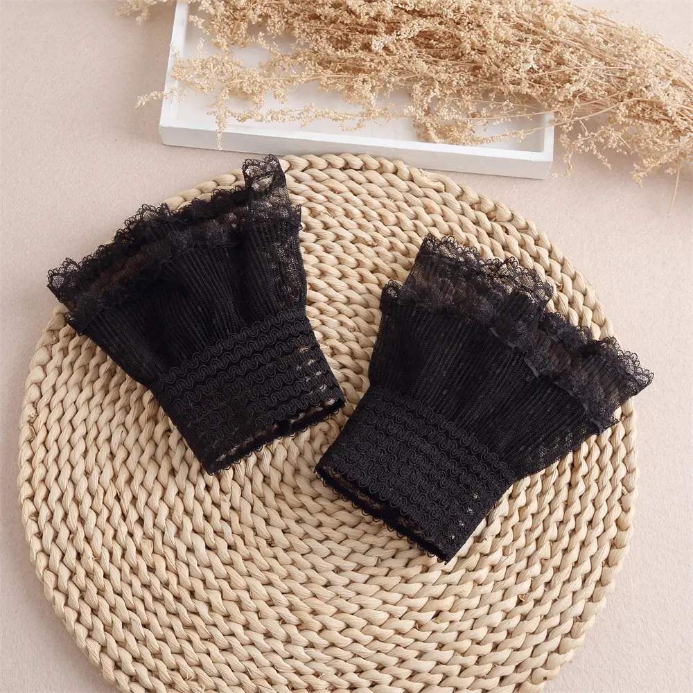 White Lace Star Cuffs for Women's Shoes — feature 11