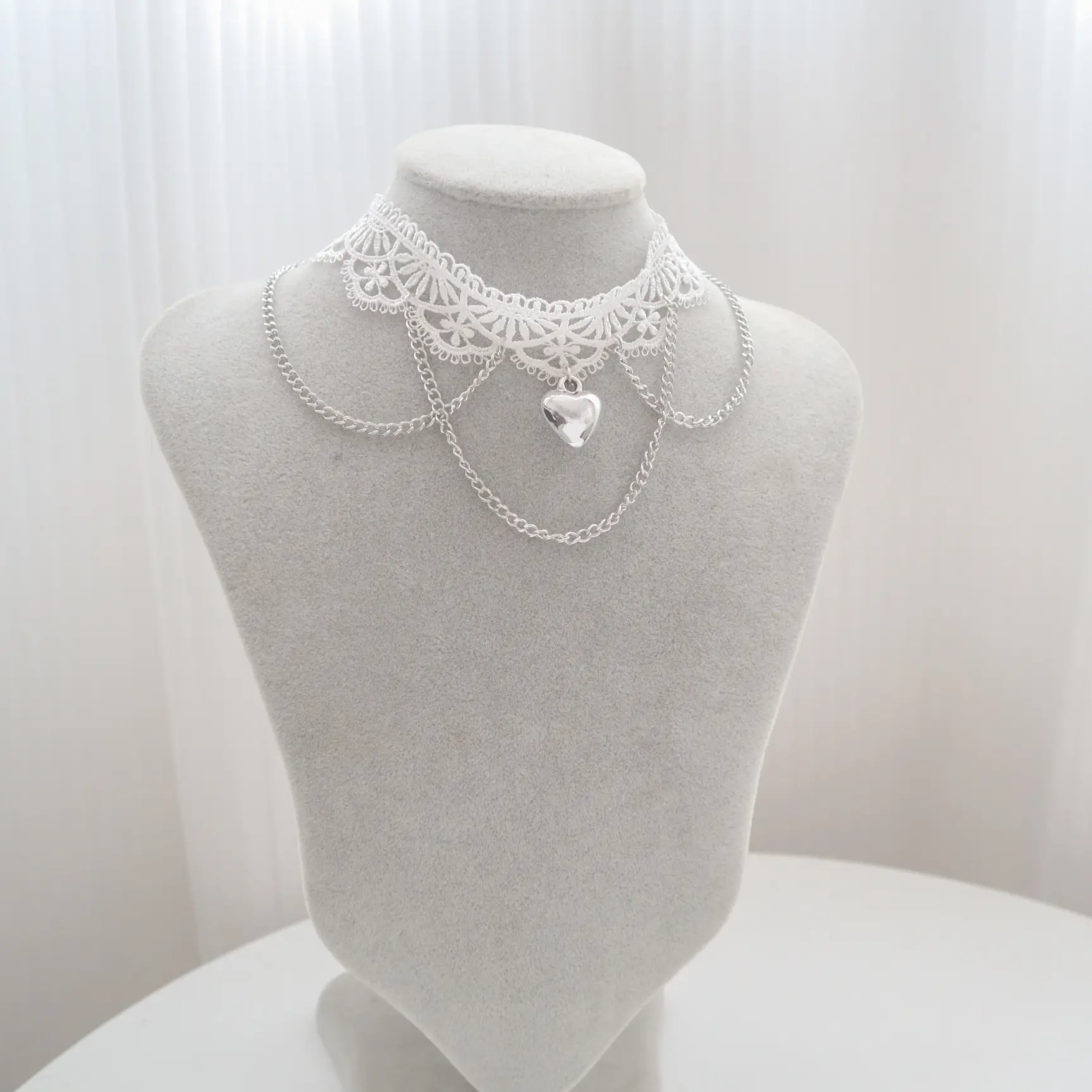 White Lace Choker with Heart Tassel for Women