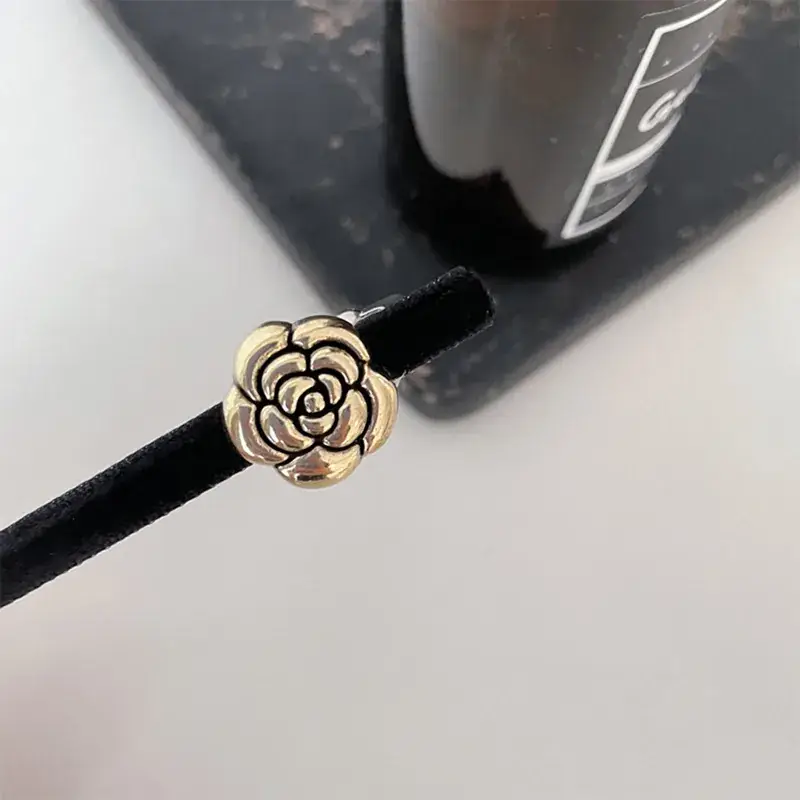 Camellia Hairpin for Women with Velvet Clip - Image 4