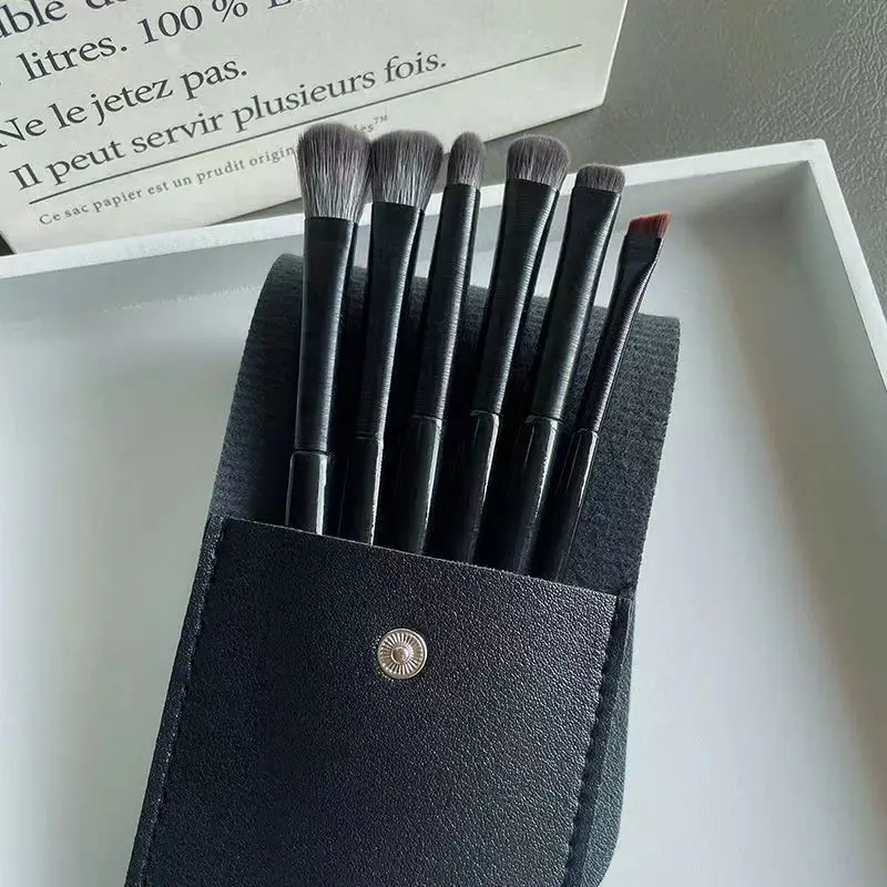 6 eye brush + black brush bag