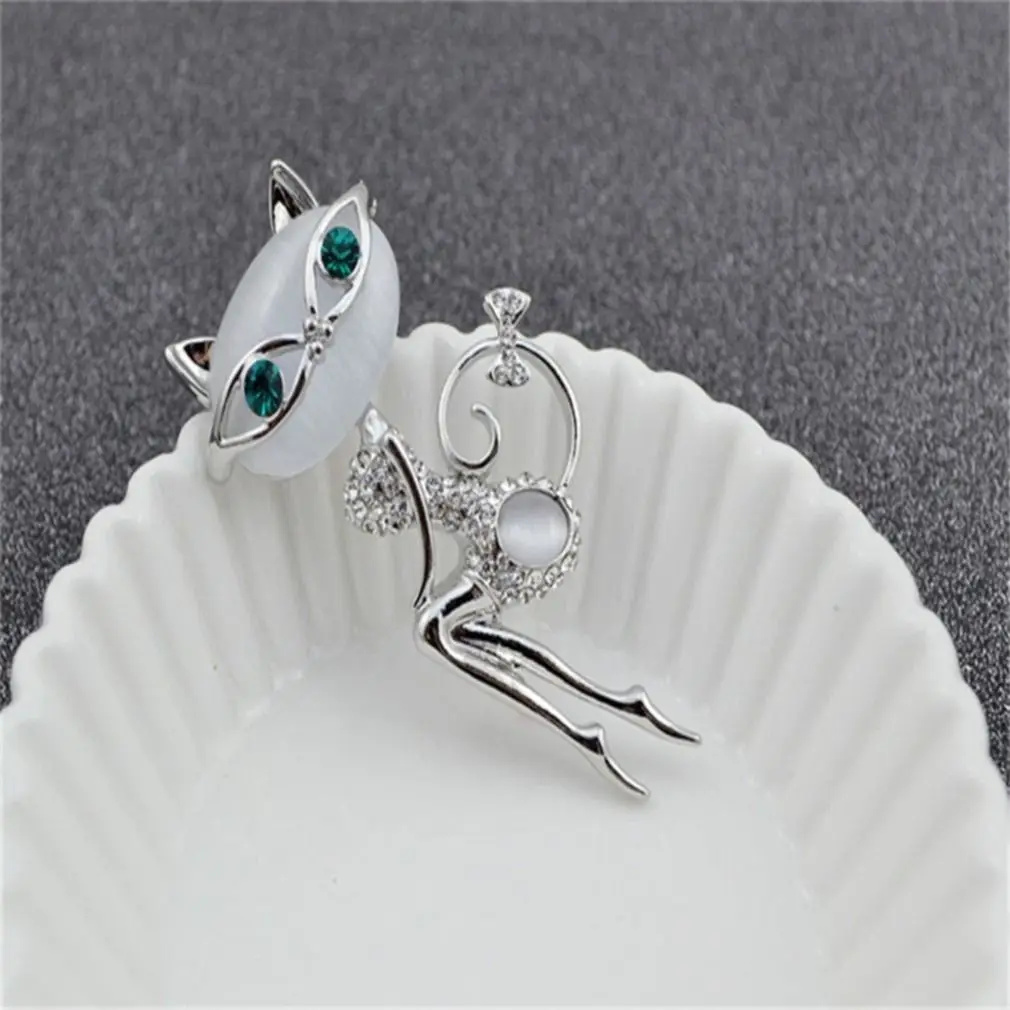 Kitten Eye Stone Brooch with Crystal Design — feature 7