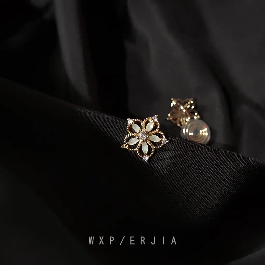 Mosquito Coil Ear Clips with Micro-inlaid Zircon Florets