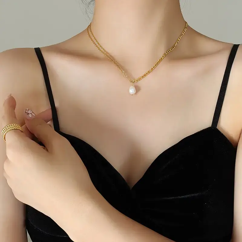 Gold Pearl Pendant Necklace for Women