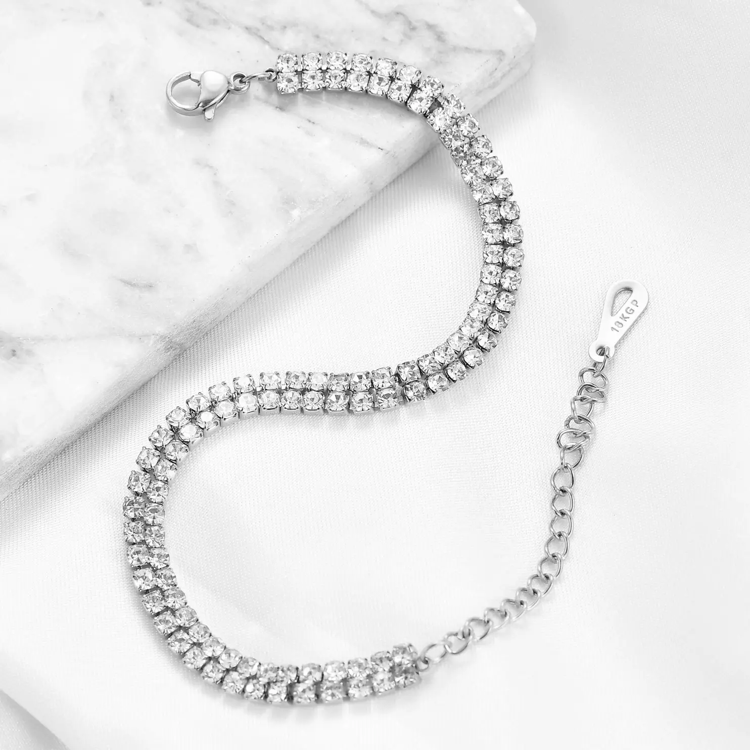 14K Gold Titanium Bracelet with Two Rows of Diamonds — feature 12