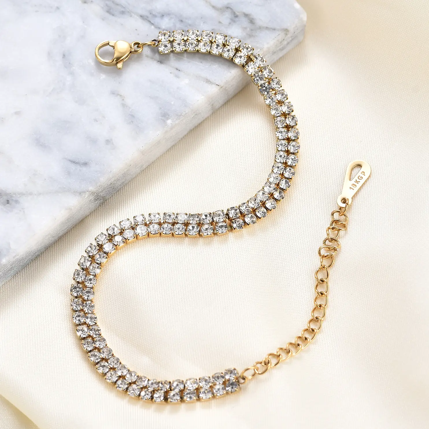 14K Gold Titanium Bracelet with Two Rows of Diamonds — feature 10