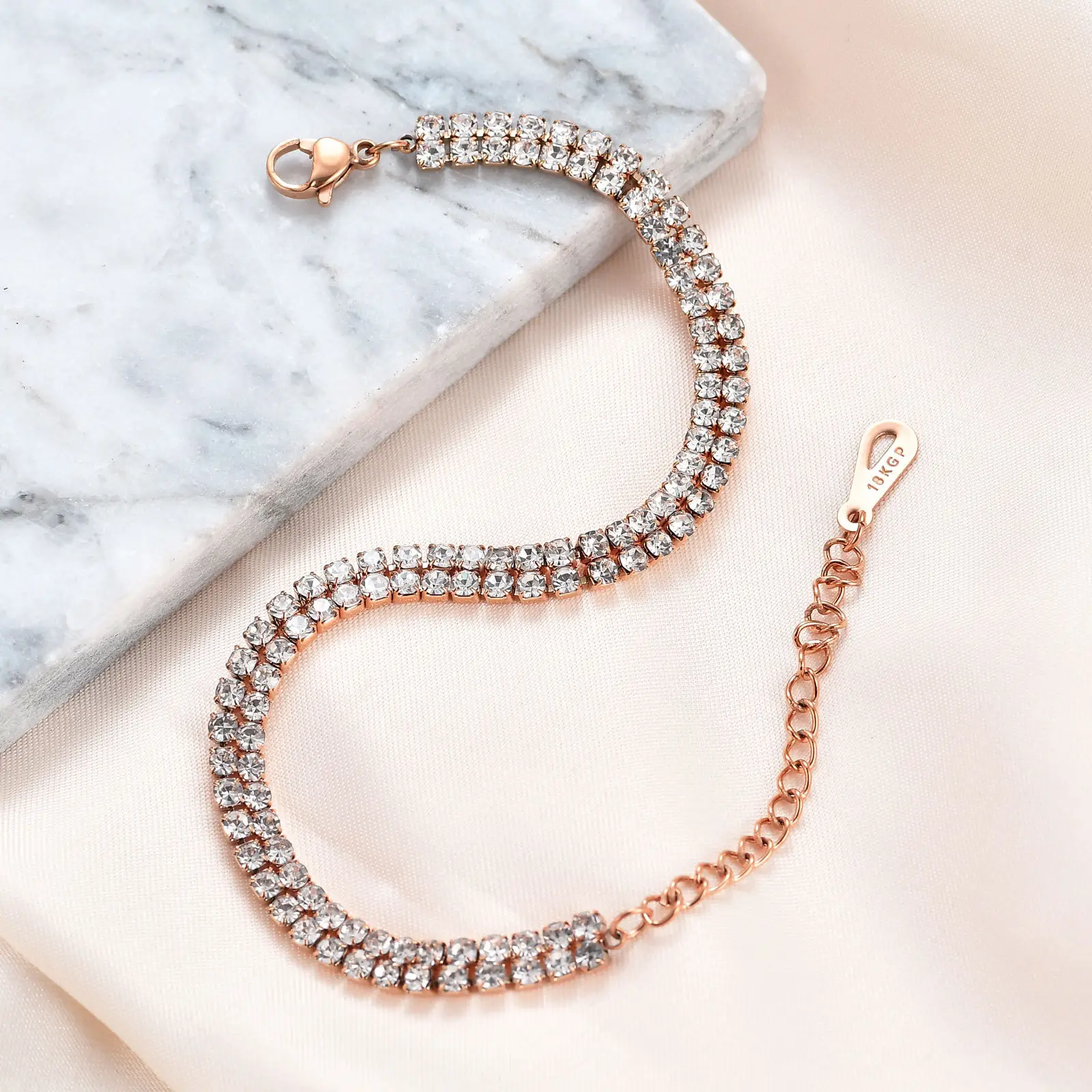 14K Gold Titanium Bracelet with Two Rows of Diamonds — feature 11
